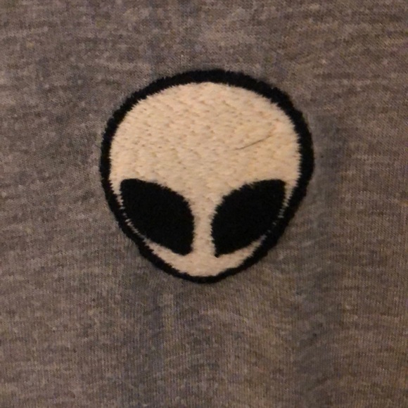 Brandy Melville Alien Crop Top - Picture 3 of 3